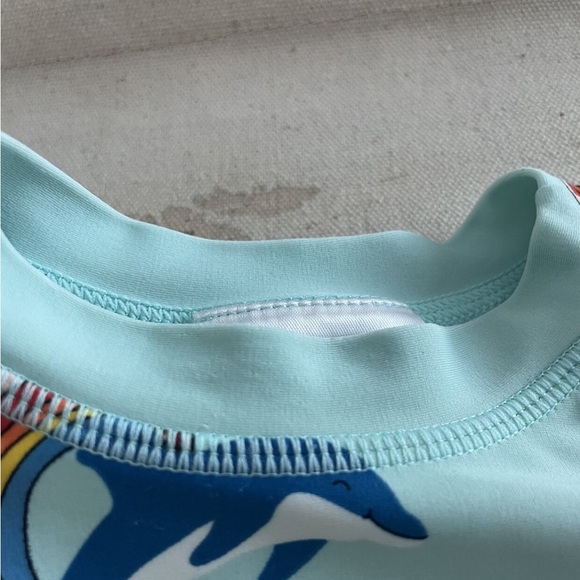 Hanna Andersson Dolphin & Rainbow
Rash Guard Size 2 - Picture 3 of 5
